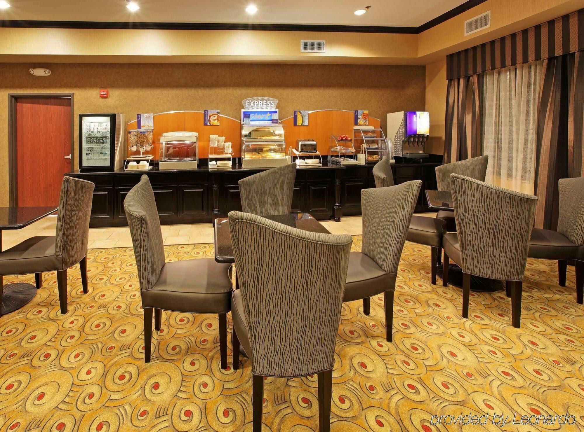 Holiday Inn Express Hotel & Suites Texarkana East By Ihg Exterior foto